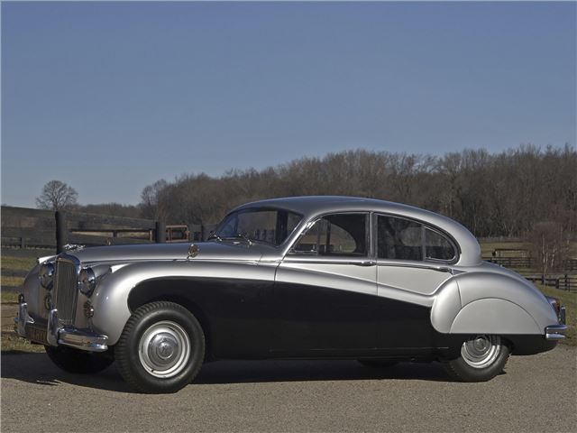 Jaguar mk9 - Retromobil club de Tulle